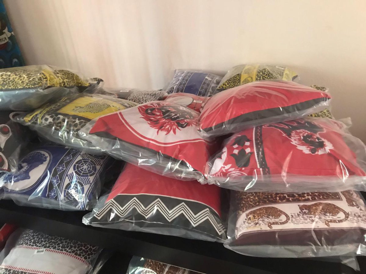 house_kanga's tweet photo. House of Kanga representing South African culture and heritage, cushions, rugs, Fleeze blankets, aluminium cups/Tin cups, wallpaper and wall Art. kit.marketing14@gmail.com https://t.co/5Cm7SgKmmg
