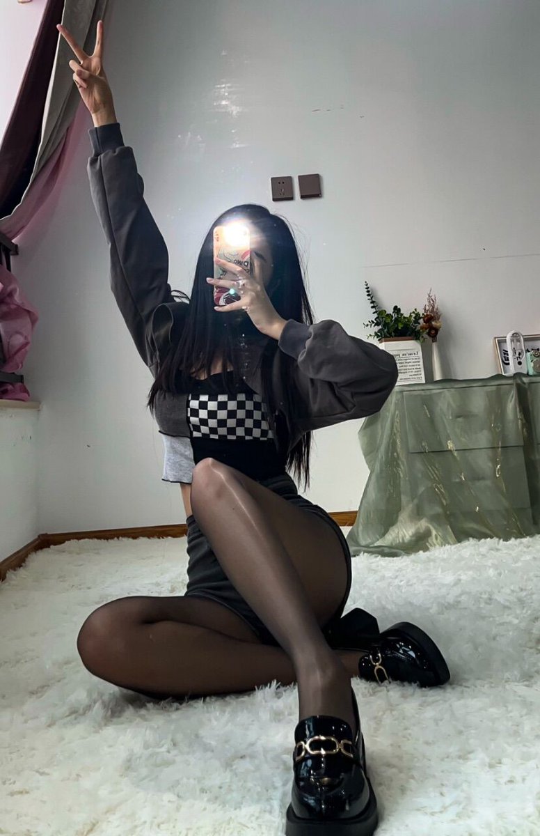 No matter how good others are, they belong to others, I am different, I am yours