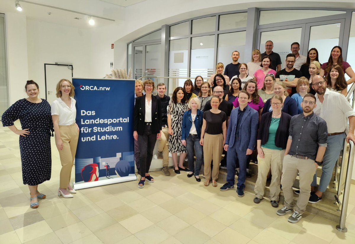 ORCAnrw's tweet image. 🤩 Schön, euch hier zu haben!

Im Atrium des O-Werks in Bochum, eine Etage über unseren Geschäftsstellenbüros, findet das jährliche Gesamttreffen des Netzwerk Landesportal ORCA.nrw statt.

Alle Infos zum Netzwerk 👉 orca.nrw/ueber-uns/netz… #OERde #TwitterCampus