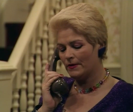 EarringsofPat's tweet photo. Episode 297: 17 December 1987. It's nearly Christmas in Walford and today brings a double new earring alert! #NewEarring #95 #EarringsofPat #Eastenders https://t.co/5PWLG1bA2i