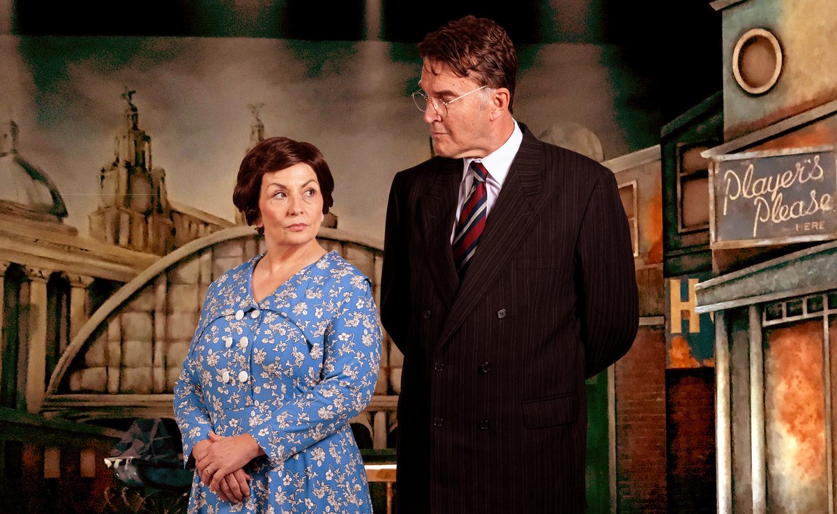 🎭👀 Here's your first glimpse of the cast in Helen Forrester's By The Waters of Liverpool, which opens in The Auditorium at the start of next month.

Tickets from just £17.50👇

bit.ly/3qScC2B

📸 Dave Jones.