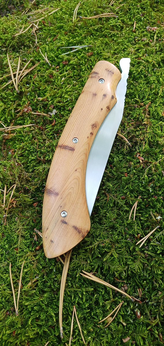 Couteaudumitou's tweet photo. Bonjour à tous
Voilà un #couteau pliant Sionvillois Piémontais
Sa lame est en inox 14C28N
Son manche est en cade
Il mesure 20 cm pour 8 cm de lame
Il sera disponible au #SICAC Paris Knife Show qui se déroulera le 15 et 16 septembre prochain
#madeinfrance #faitmain #madeinloire https://t.co/QVQec33DzL