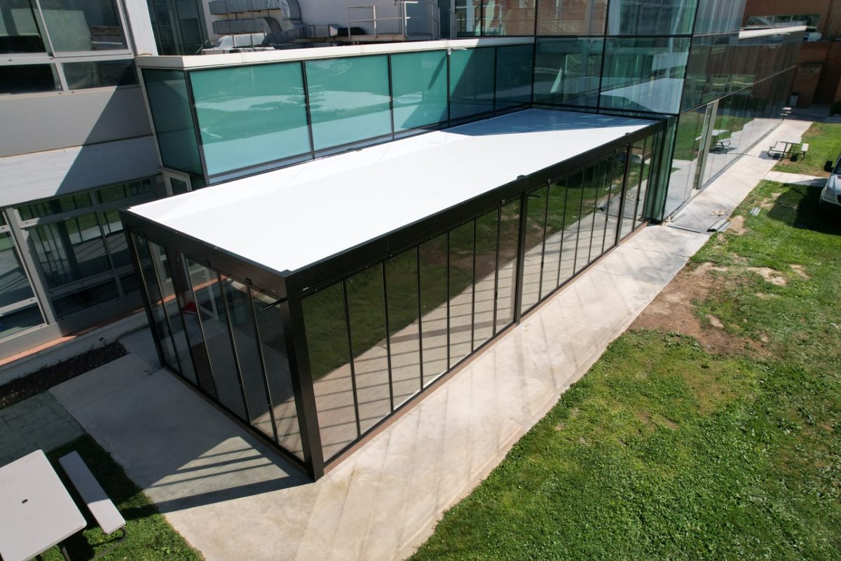 MAGOSASL's tweet photo. ¡Transformamos espacios! Presentamos nuestro nuevo proyecto: un espacio exterior revestido con elegantes cristaleras. Perfecto para quienes buscan innovación y estilo en cada rincón. 🏗️✨ #ConstrucciónDeCalidad #EspaciosDeCristal #InnovaciónEnConstrucción https://t.co/VfazmVqGAj
