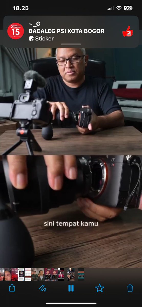 susyrizky's tweet photo. Minggu lalu adik saya @fajarkristiono, lagi bikin konten.
Lagi ngedit pakai capcut, aplikasinya ngedetect suara, lalu ada auto caption di bawah ini ๐, padahal gak ada orang lain di ruangan itu.
(pake earphone dengernya) cc @Leonita_Lestari
#malamjumat #horor #memetwit #bogor https://t.co/tO6unAdiRu