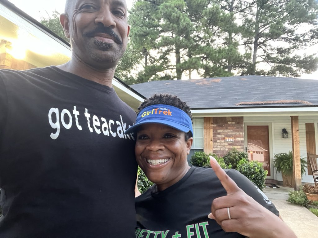 #Morningmiles with #mycaptain! Choosing me today and everyday! #fitleaders #boycottaverage