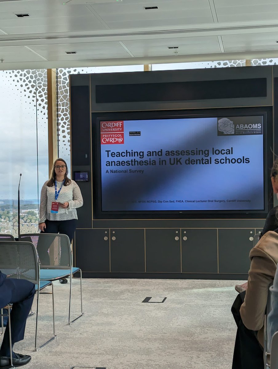 Presenting findings ABAOMS education committee survey @ADEEorg ‘teaching and assessment of local anaesthesia in UK dental schools’ few gasps from European colleagues now most UK schools have moved away from peer to peer administration! @abaoms @CardiffDental @CharlotteEman15