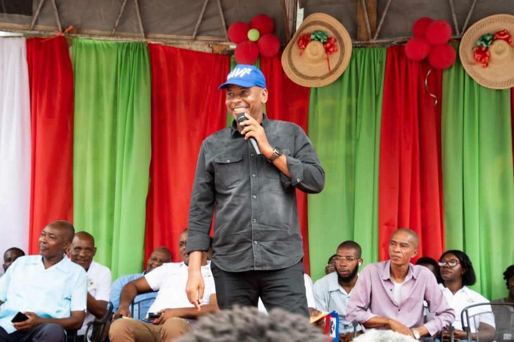 htv93's tweet photo. Madi 22 Dawout pase a yon nouvo pati politik te lanse ki pote non " Mouvman Patriyotik Pou Lavi " nan Grangwav. Daprè ansyen senatè Nip la @CassyNenel, youn nan lidè #MOPAL, pati sa a reprezante an patikilye yon zouti chanjman pou Ayiti. #HTV93 #HTVAout2023 https://t.co/RWs9gRcQD4