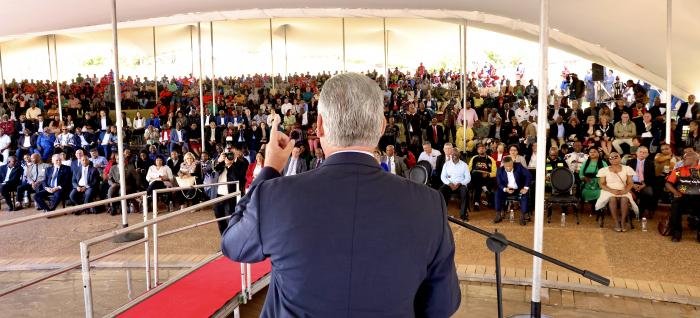 Belkys PC 🇨🇺 (@belkyspcr) on Twitter photo Lo dijo <a href="/DiazCanelB/">Miguel Díaz-Canel Bermúdez</a> en Sudáfrica: "Cuba no puede ser un visitante más en Freedom Park, porque este es también un lugar de tributo a los internacionalistas cubanos que pusieron sus vidas al servicio de una noble y justa causa (...)". #DiazCanelEnÁfrica Lo dijo <a href="/DiazCanelB/">Miguel Díaz-Canel Bermúdez</a> en Sudáfrica: "Cuba no puede ser un visitante más en Freedom Park, porque este es también un lugar de tributo a los internacionalistas cubanos que pusieron sus vidas al servicio de una noble y justa causa (...)". #DiazCanelEnÁfrica