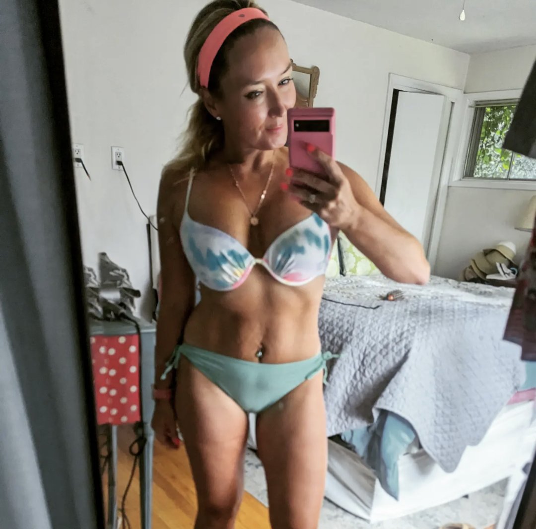 JessicaRad81's tweet photo. Put down your Pumpkin Spice and hand me a Skinny  Margarita...Summer's still here!...At least for another 12 Days...Let's enjoy it while it lasts. (Also...get set up with me now for short, manageable workouts you can fit in your day when the kids go back to school!) https://t.co/o9JP3JGNRi