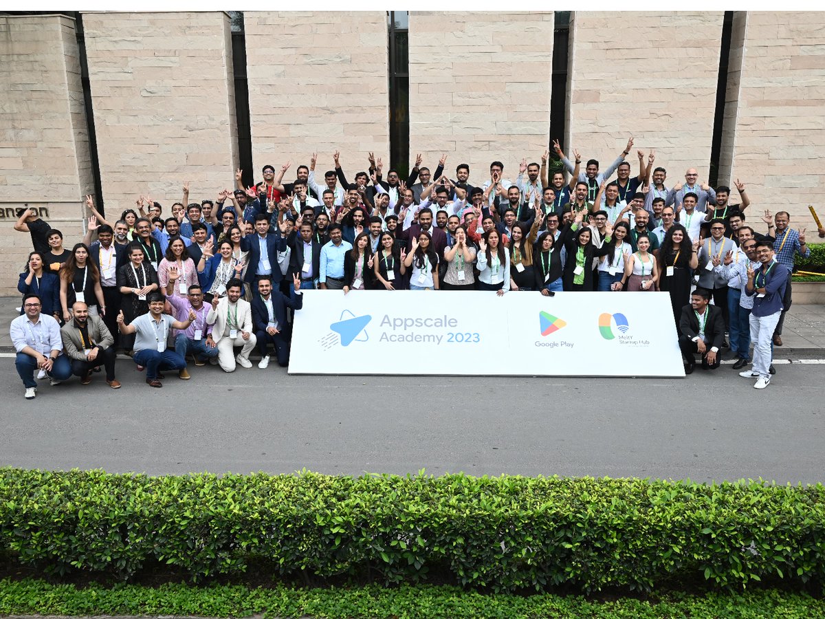 GoogleDevsIN's tweet photo. Presenting the #AppscaleAcademy #Classof2023! They are ready to take their innovation &amp; entrepreneurial spirit to the world! Looking forward to the success stories they’ll be crafting! Join us in congratulating 🎉 🥳 the #AppscaleAcademyGraduates #PowerYourGrowthStory https://t.co/Duf26ERah9