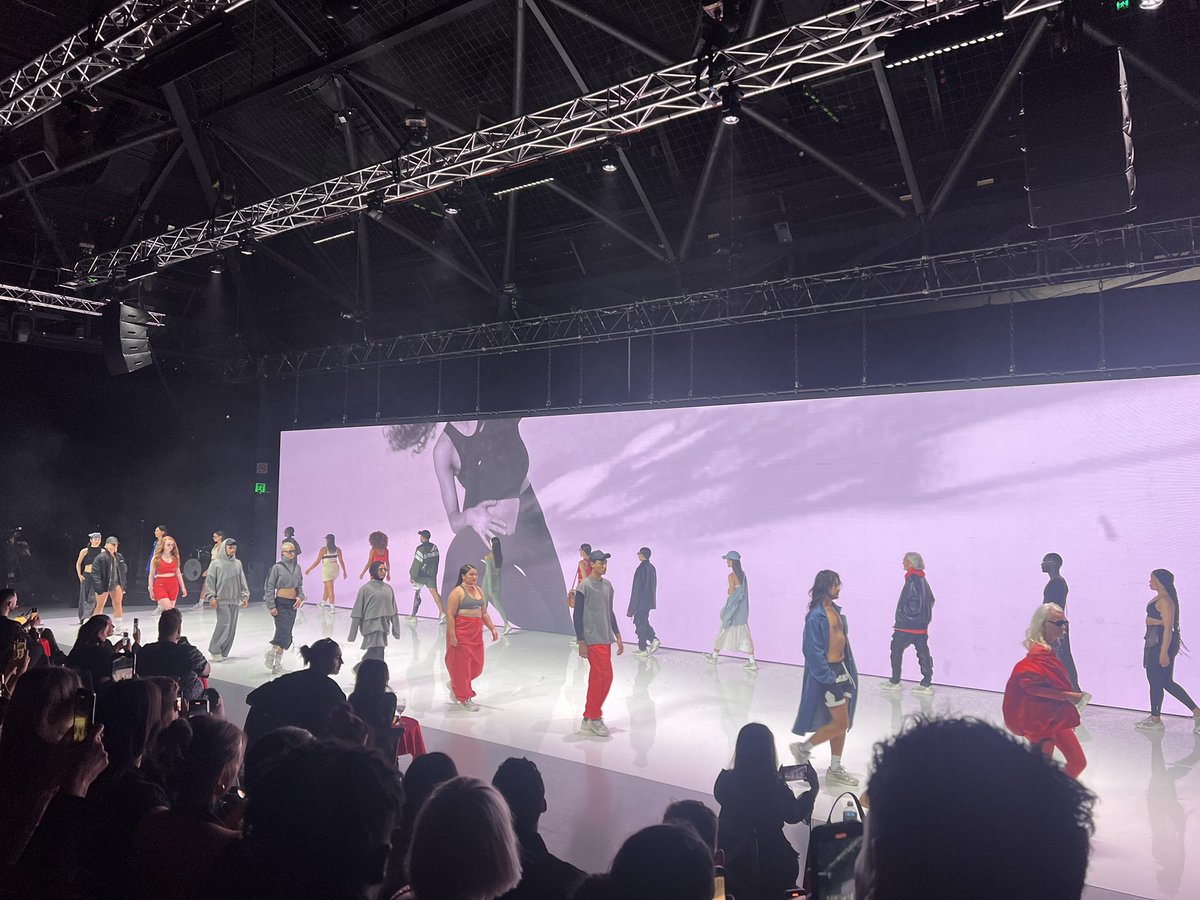 AyyItsDJ_KTime's tweet photo. Tonight’s moves !! 
@staxofficial_ presents: #SecondLeft runway show ft my bro Zannon🔥 #Runway #Model #HordernPavillion https://t.co/o8H2KcIT4J