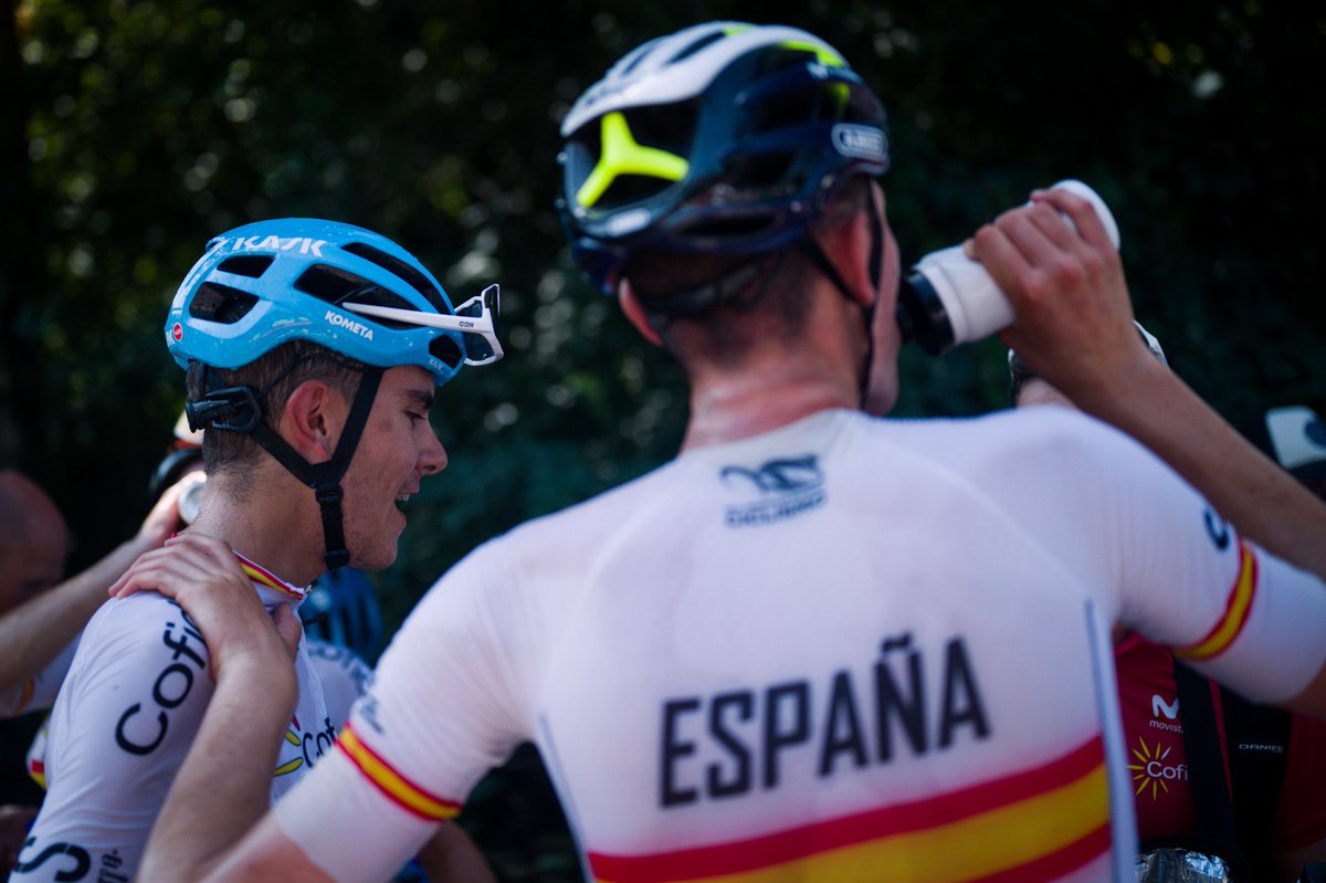 tourdelavenir's tweet photo. 👑 Rey @ivanromeo_03 

Après un raid en solitaire de plus de 15 km, l’Espagnol lève les bras à Aiguebelette-le-Lac ! 🇪🇸🏆

📸 Anouk Flesh

#TDAV #TourdelAvenir ✨ https://t.co/MGai8PRXtH