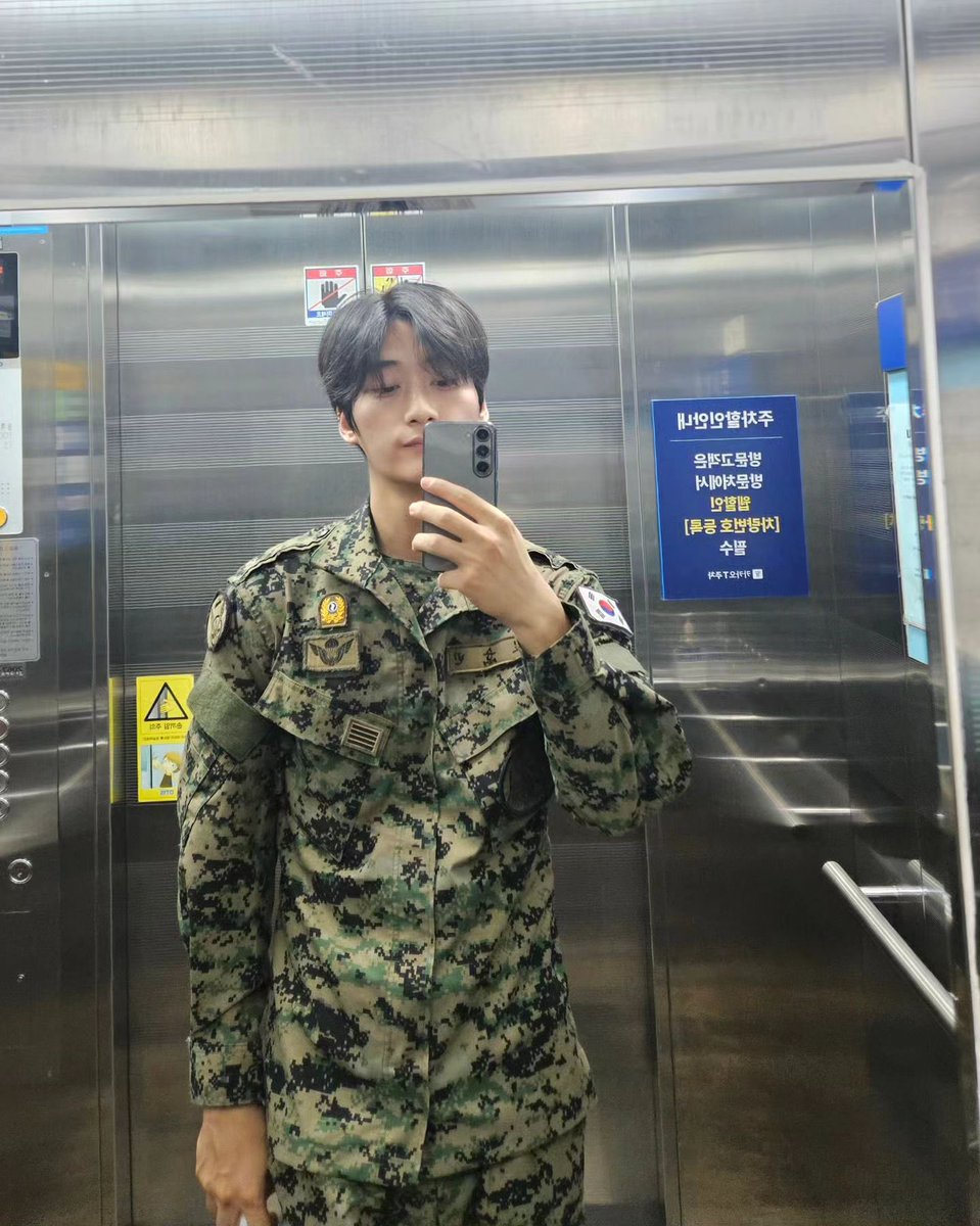 bbzzxxo's tweet photo. 나 지금 살아있음을 느껴.. https://t.co/VKxPpJ99RL
