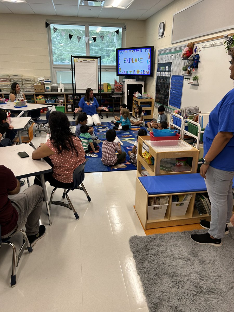 MrsCookWI's tweet photo. It was an exciting day at Wicoff!! We welcomed Kindergarteners and new students to our Wicoff family!!! Very excited for a great year!! https://t.co/c2yONZhAxA