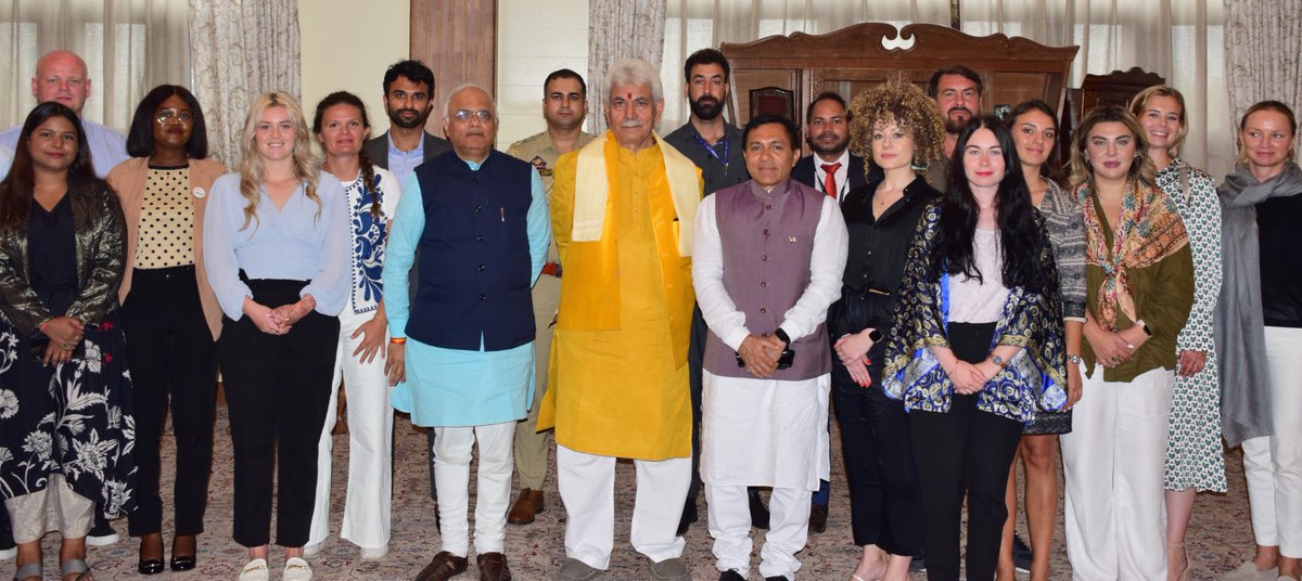 Today, President, ICCR, Dr. <a href="/Vinay1011/">Vinay Sahasrabuddhe</a> along with 19 delegates from 9 countries,  who are visiting India under the 11th batch of ICCR's  #GenNext_Democracy_Network Programme met Hon'ble Lieutenant Governor of Jammu &amp; Kashmir, Shri <a href="/manojsinha_/">Manoj Sinha</a> at Raj Bhawan, Srinagar.