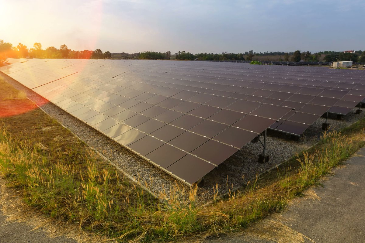 Solar_Alliance's tweet photo. NEWS RELEASE: Solar Alliance second quarter revenue grows 51% year-over-year.

➡️ Contracted project backlog = $7.2 million 
➡️ Gross profit margin improves to 35% 
➡️ Positive comprehensive income 

Details: https://t.co/zDYl17ZaRO 

$SOLR.V $SOLR $SAENF https://t.co/cVsrRkRjQt