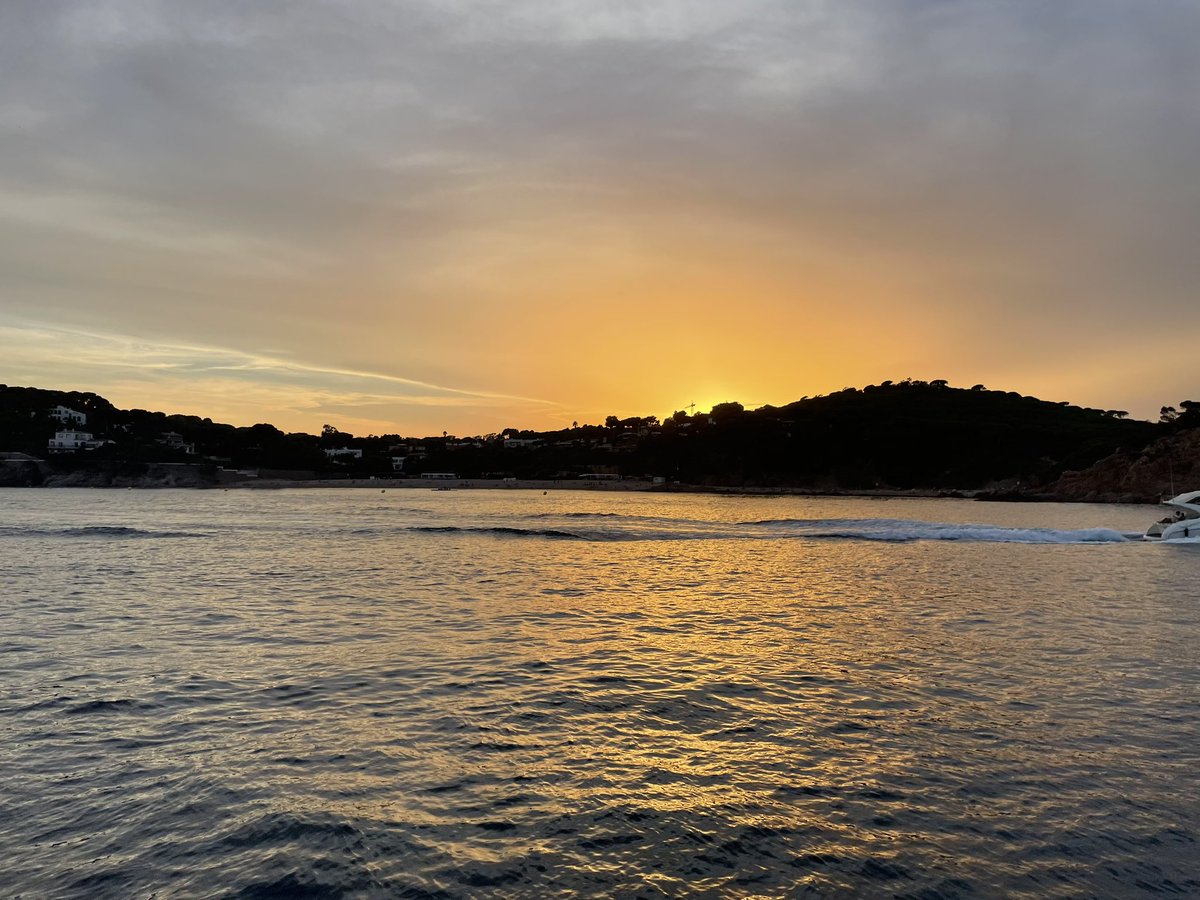 skipperinad's tweet photo. https://t.co/lsbjvJ9UlN realizó
Una genial navegación desde
St. Feliu hasta port d’ Aró para disfrutar de un magnifico atardecer . #blueexperiencesbcn para relajarse y disfrutar de un caloruso verano 2023. https://t.co/MrJ2EIw2pE