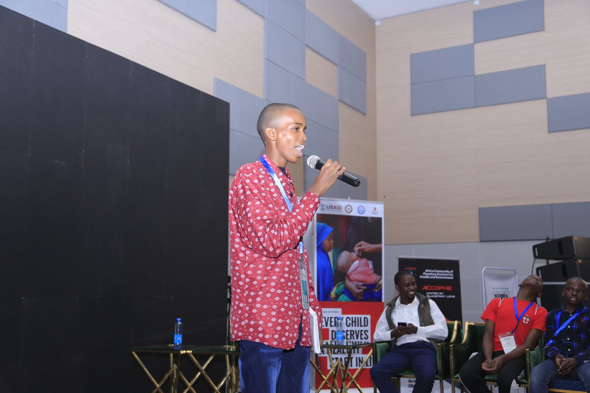 YALIAlumniKe's tweet photo. What our leaders do is come back home for politics and get back to their normal lives in the capital city. IMRAN from Save the Children, Marsabit #Youth4ClimateAction @KIPPRAKENYA @SavetheChildren @acopphe @GreenspaceYouth https://t.co/WjpUIPqzsQ