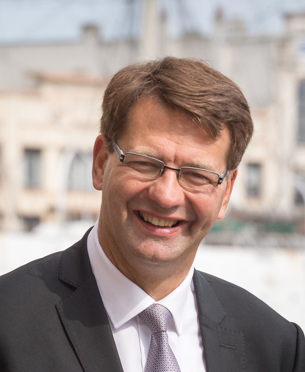 federationOPH's tweet image. 🔴1re rencontre ce 24/08 de @marcelrogemont, pdt @federationOPH avec le ministre du lgt @P_Vergriete. Échanges francs et très intéressants sur #décentralisation des pol. du #logement, #SNBC, relance de la constr., parcours résidentiel... Les énergies étaient au RDV ! À suivre.