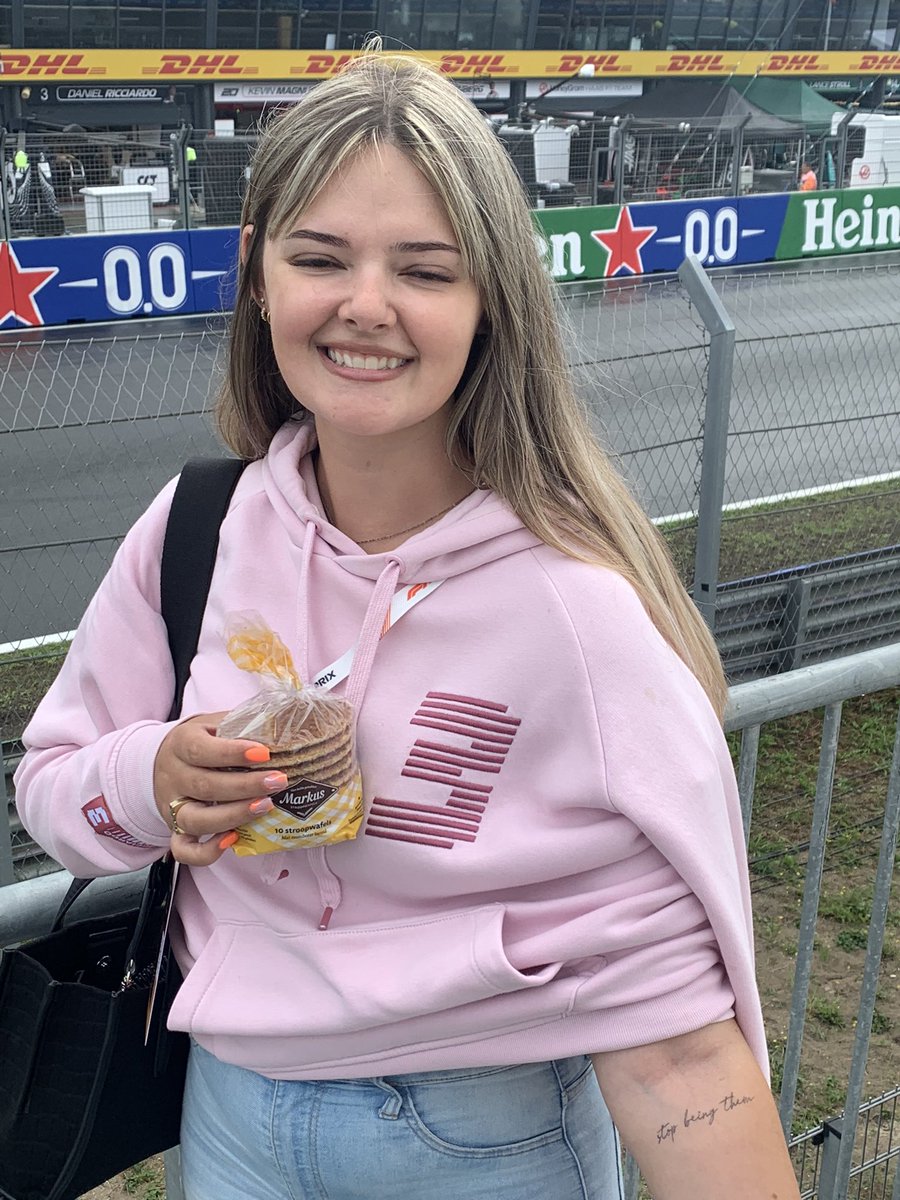 Hans van Schip | Marketing en Sales Specialist (@omalkmaar) on Twitter photo Here with a big <a href="/danielricciardo/">Daniel Ricciardo</a> fan 😃 with a tattoo of his helmet lyric, clothes with nr. 3 and a pack of stroopwafels for <a href="/danielricciardo/">Daniel Ricciardo</a> as she comes from stroopwafel City Gouda … can she give it to HIM?
#dtv #WhoCanHelp #DanielRicciardo Here with a big <a href="/danielricciardo/">Daniel Ricciardo</a> fan 😃 with a tattoo of his helmet lyric, clothes with nr. 3 and a pack of stroopwafels for <a href="/danielricciardo/">Daniel Ricciardo</a> as she comes from stroopwafel City Gouda … can she give it to HIM?
#dtv #WhoCanHelp #DanielRicciardo