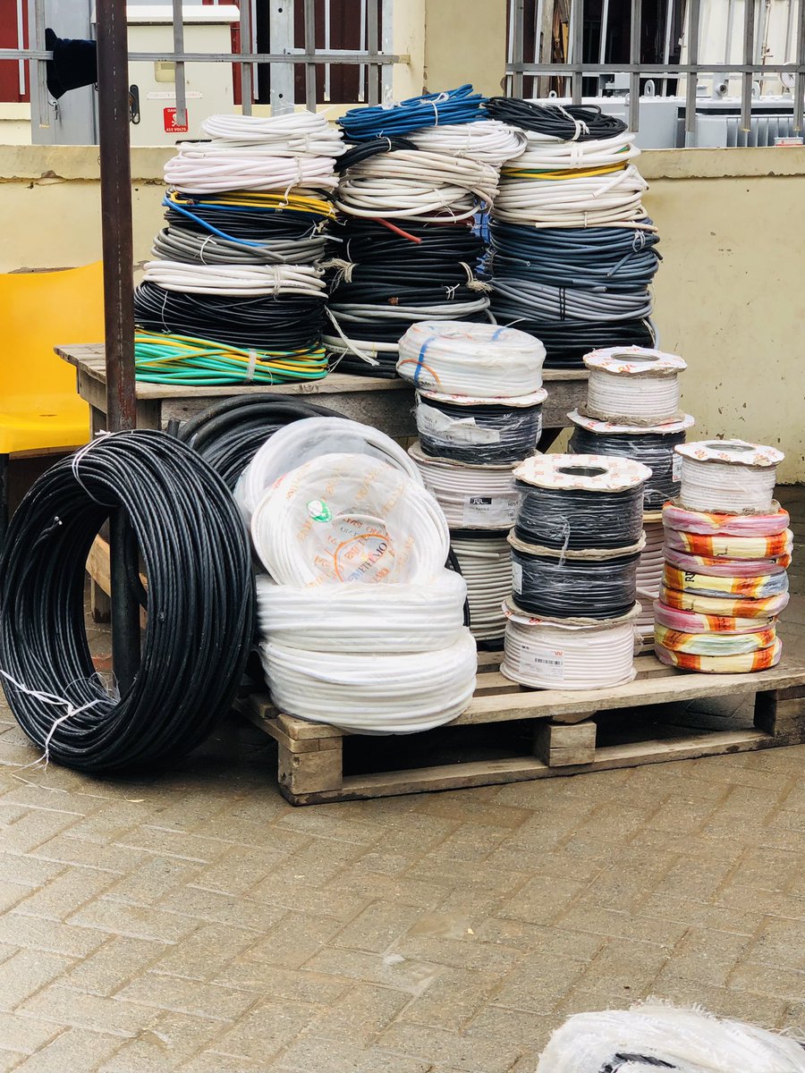 kojosultan's tweet photo. Cables and types of light,Dm for business https://t.co/C1q9VQV8Et