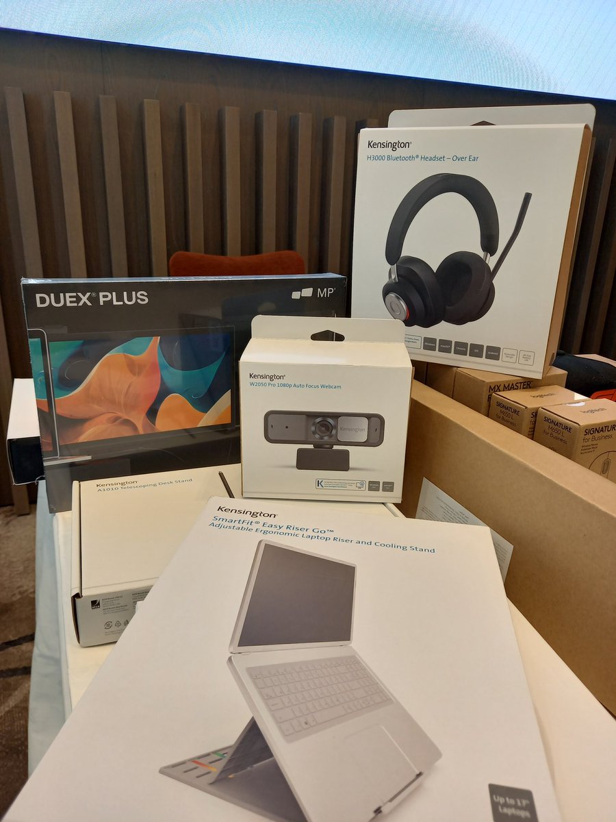 childreninhosp's tweet photo. We're down at #engage23 where our partners @ccsmedia are raising funds for Children in Hospital! Look at all the raffles prizes that were kindly donated 😍 https://t.co/nsftxI3nDj