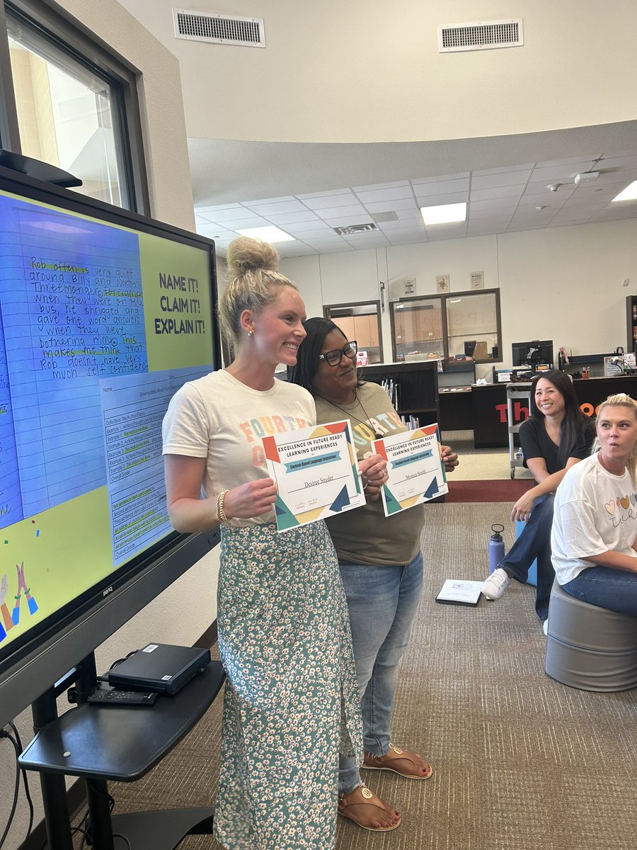 lashonap25's tweet photo. We love celebrating our staff at Phillips! Our awesome LC @jessv99 celebrated two of our fourth grade teachers for implementing instructional strategies with their class! Way to go ladies! @PhillipsElem https://t.co/QpQSimLTOO