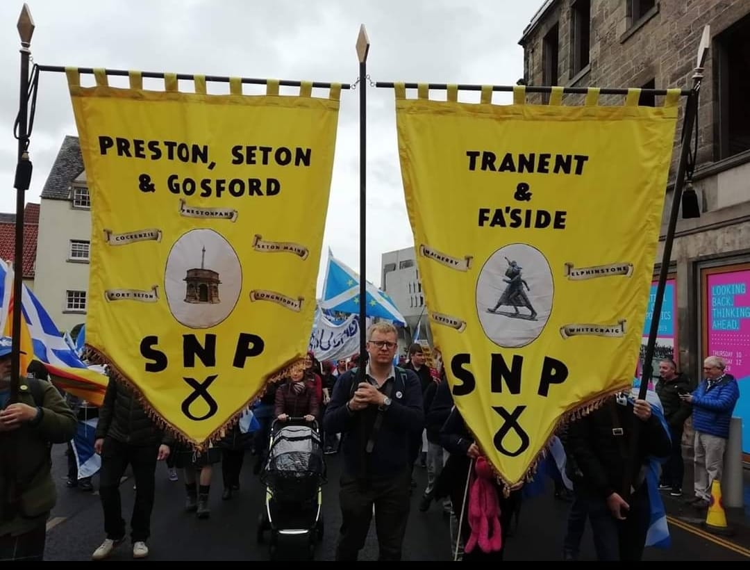 PSGFSNP's tweet photo. Join us, @HumzaYousaf & many others at @YesforEU and @believeinscot's March for Independence from 1:30pm on Saturday 2nd September!
The rally goes from Johnston Terrace down to the Scottish Parliament. We'd love if you could join us – just look out for our big yellow banner! 1/2 https://t.co/YkPo0cIeDi