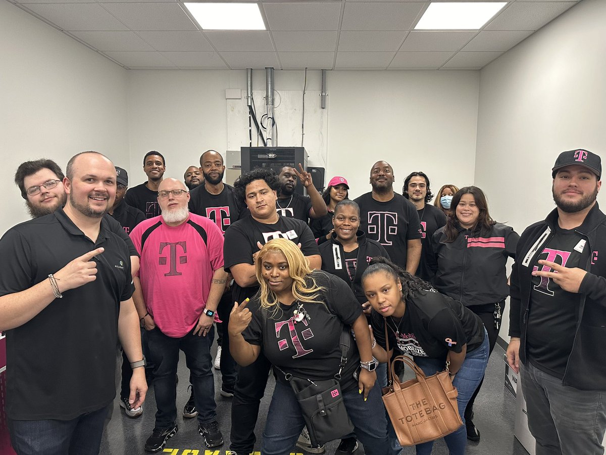 T_DeCastro's tweet image. Two great sessions deep diving with #protection360 in the greater New Orleans area with @Karenthesprint1,  Frankie G, and team. This team wants to go from good to great, and be the BEST at protecting their customers! @OdieRetail @jorge_alvarez33 @AhmadKCentral
