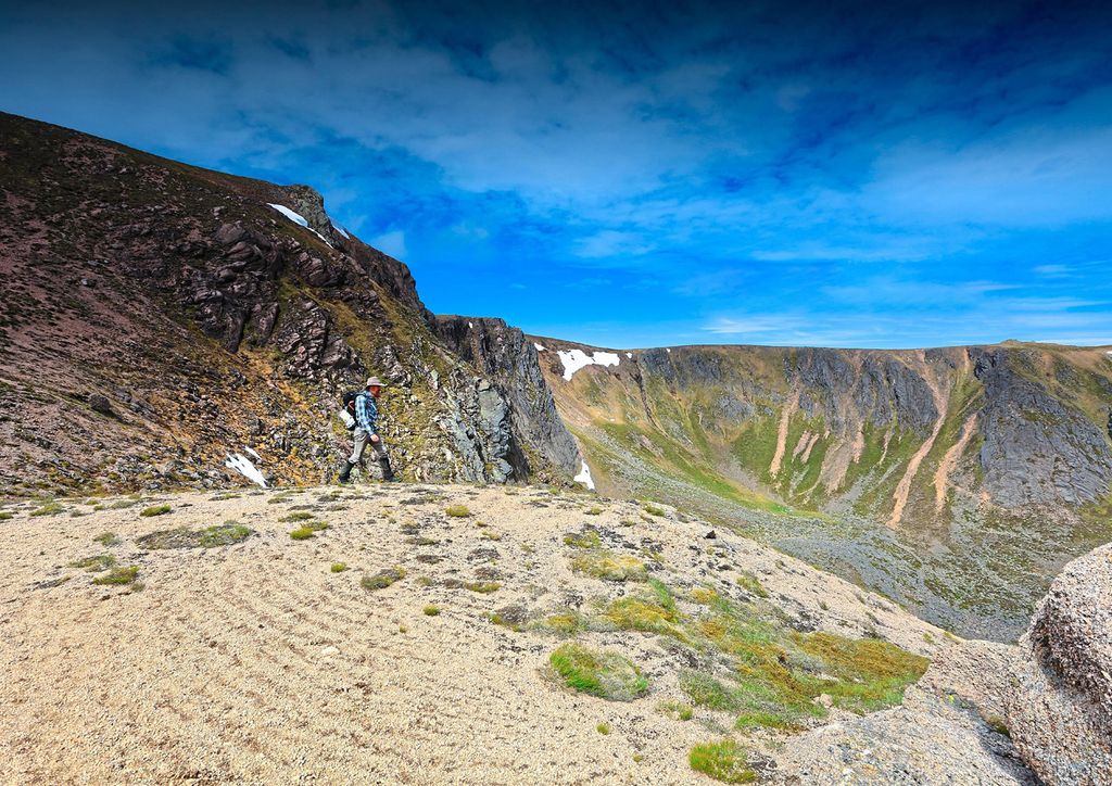 You don’t climb BEN AVON by accident. It’s not on the way anywhere, nor easily confused with another peak. Reaching its summit is a deliberate act, and one that requires some planning. Read more > shorturl.at/bcrzB Image credit: Tom Bailey