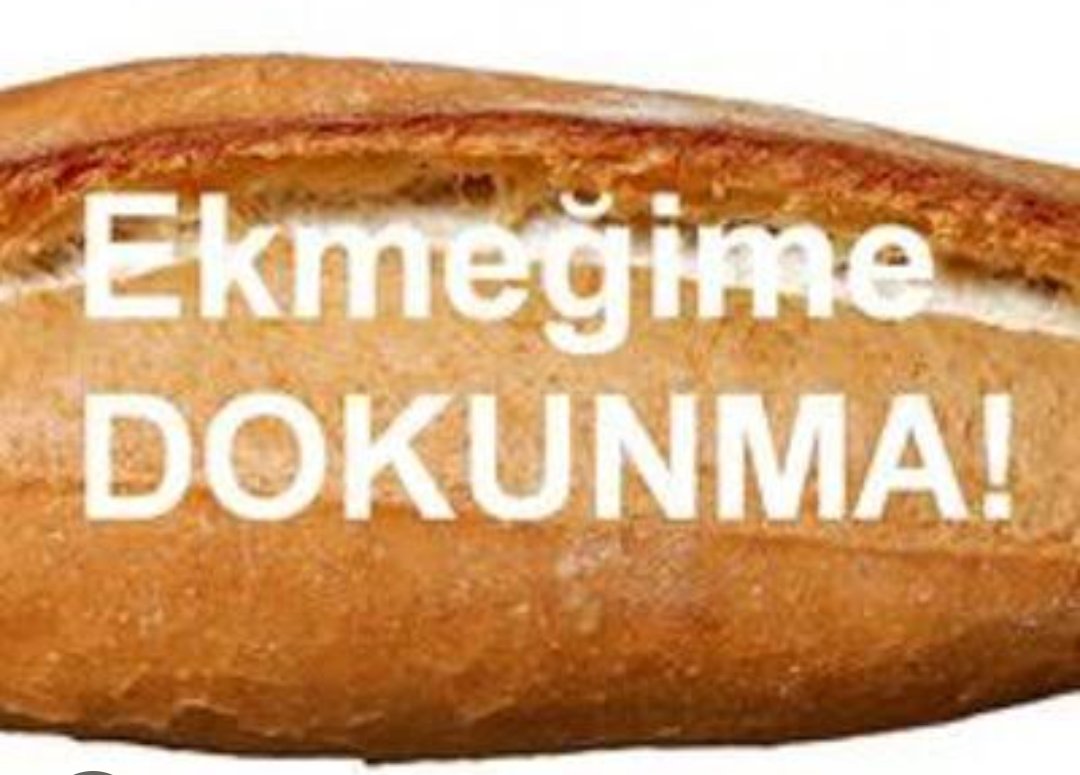 Bingöl'de somun 🍞 6 TL, 
Pide ekmek; 10 TL
Şikayetçimiyiz? Asla
#Halayadevam
#Canakkale
#çanakkaleyaniyor 
#MemleketYanıyorVekilGeziyor
#sekizincikattaneleroluyor