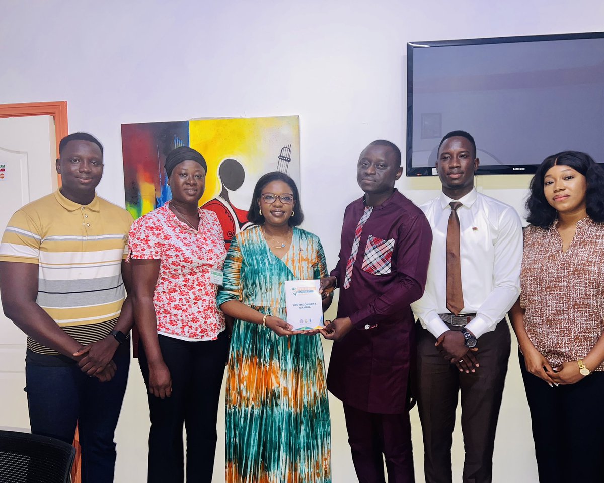 GambiaNYC's tweet image. #YouthConnekt 🇬🇲‘s ongoing efforts to foster collaboration and cooperation, share knowledge, expertise, and resources in achieving #YCG Goals, @UNFPATheGambia R.R grants audience to the team ahead of YouthConnekt 🇬🇲Summit scheduled in October.

@UNDP_TheGambia 
@YouthConnektAf