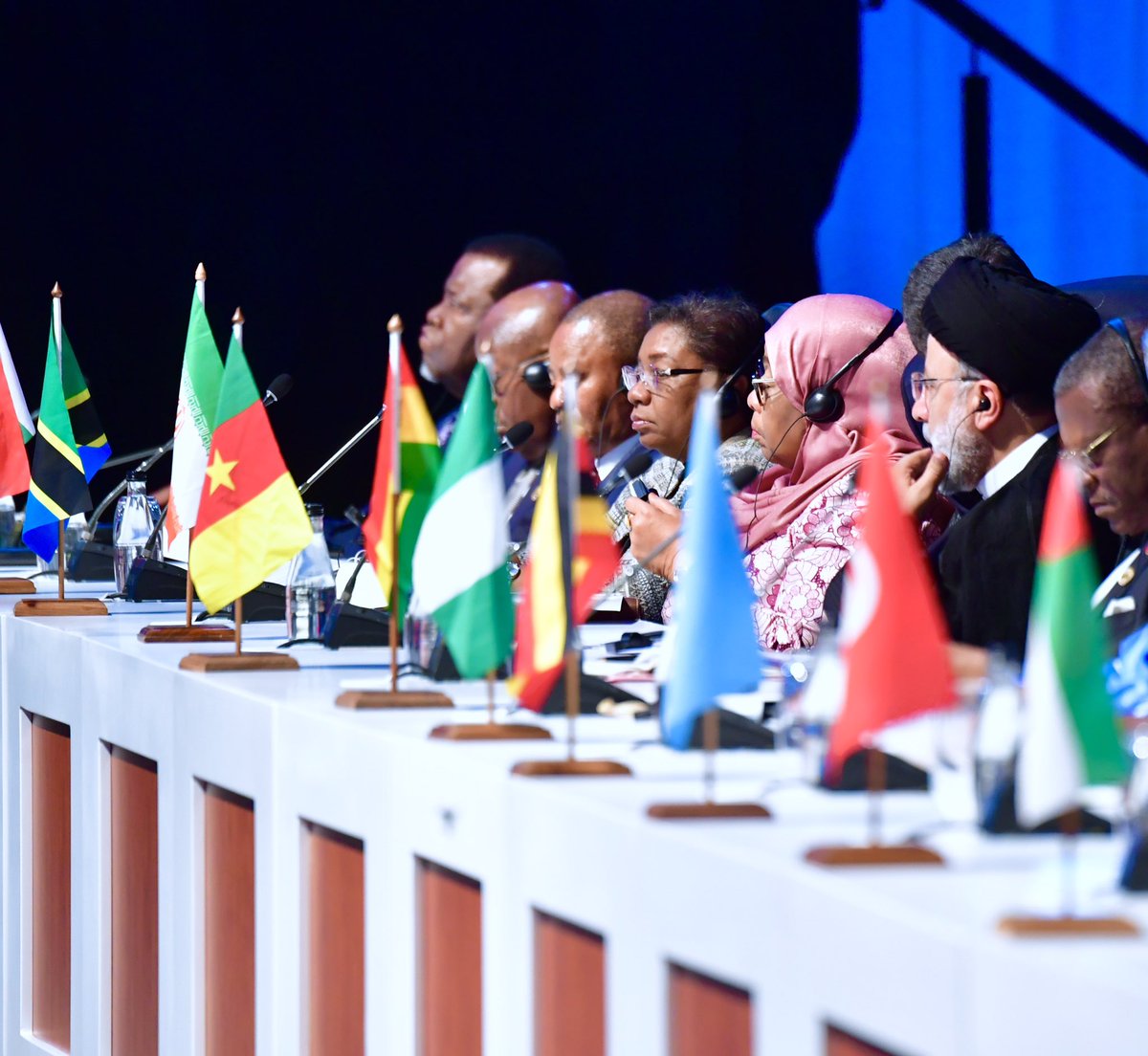 ikulumawasliano's tweet photo. Rais wa Jamhuri ya Muungano wa Tanzania Mhe. Samia Suluhu Hassan akiwa pamoja na Wakuu wa nchi na Serikali kwenye Mkutano wa 15 wa BRICS unaofanyika Jijini Johannesburg nchini Afrika Kusini tarehe 24 Agosti, 2023. https://t.co/9PONonVeAs