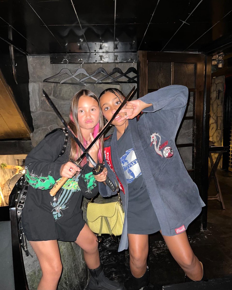 accesskardash's tweet photo. Kim Kardashian via Instagram: “Irmãs Samurais 🥷⚔️🤺🇯🇵” https://t.co/rTaF9rz58J