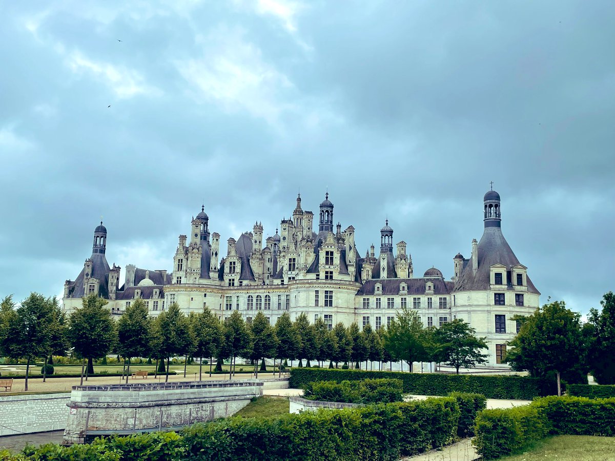 ysdaymi's tweet photo. @domainechambord was cloudy &amp; sometimes sunny on 1 July 2023 #chambord happy to visit this beautiful castle, merci https://t.co/dg7hAfkFNI
