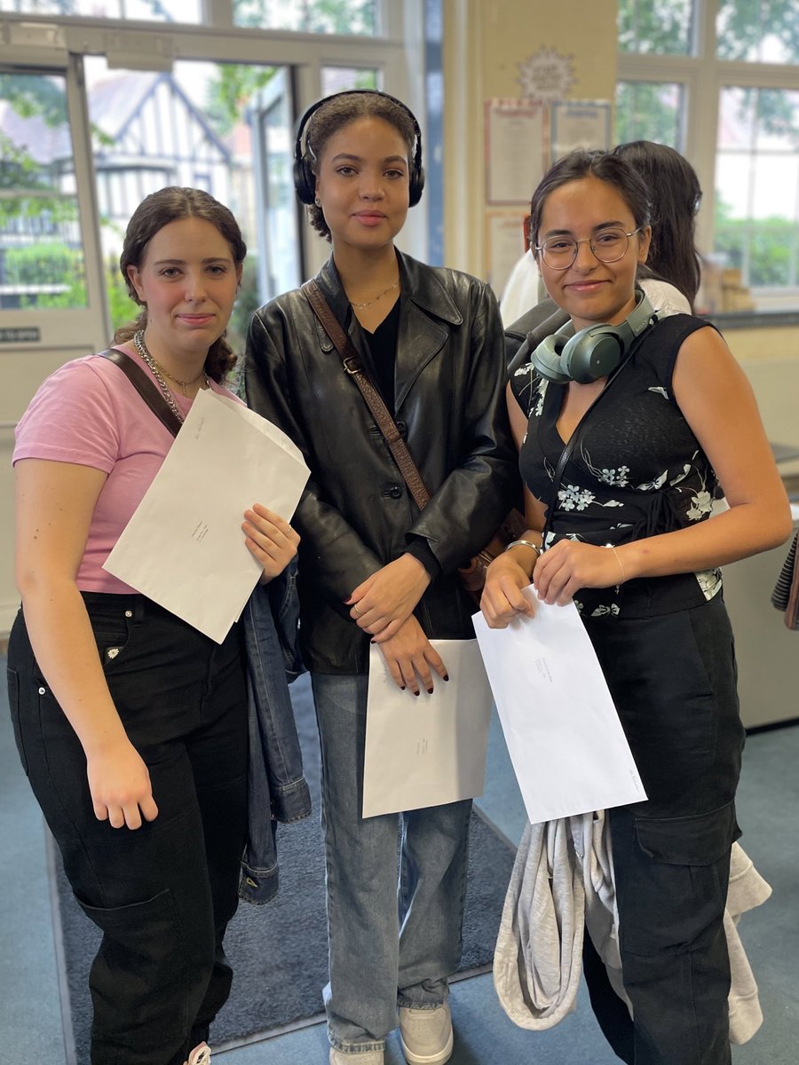 HarrowHighSch's tweet photo. Well done to all who received their GCSE results today, we’re so proud of your achievements! 👏

We wish you all the best and look forward to welcoming many of you back to join our Sixth Form. 

#GCSEResults2023 https://t.co/2PqZw9EG5w