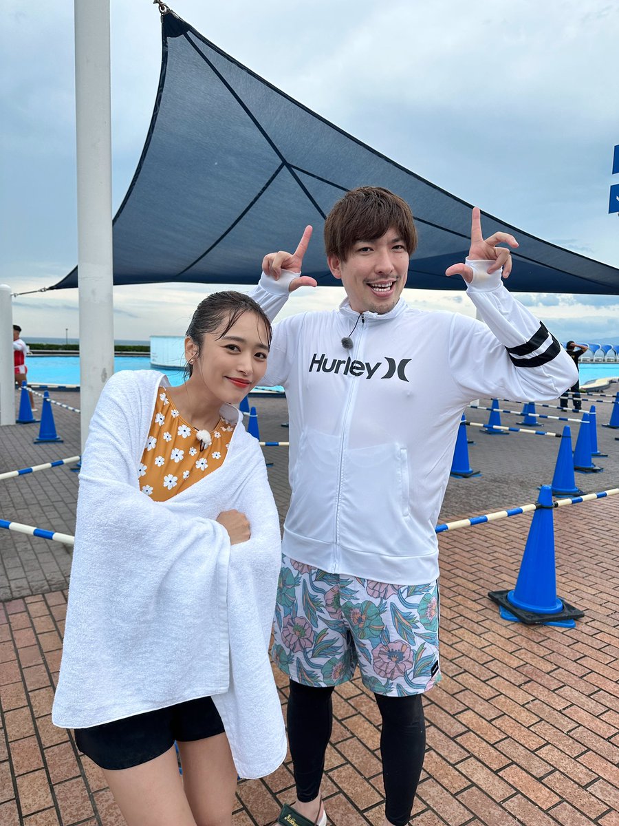 明日のラヴィット ロケにいってまぁす🌻🩷 仲良しのみんなとはしゃぎ