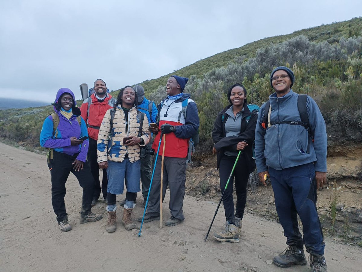 kennmunene's tweet photo. #supportStarehe
Alumni of Starehe schools climb Mt Kenya in an effort to raise money to sponsor needy and bright students.
Starehe schools offer completely free education to 70% of students.
@mraigee hiking for @500_in24 https://t.co/wYubg4czuF
