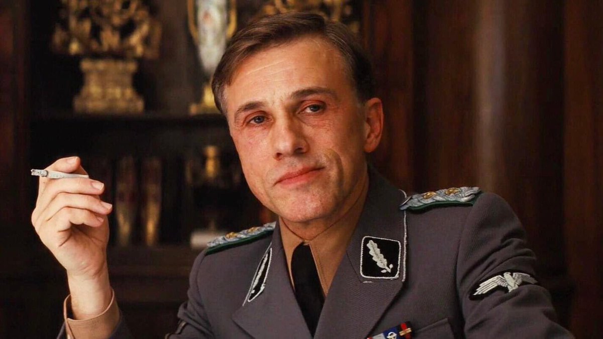 Quentin Tarantino dice que Hans Landa es el mejor personaje que ha escrito, pero tenía un problema, casi cancela la película porque no lograba encontrar al actor adecuado.

Una semana antes de mandarlo todo a freír espárragos, encontró a Christoph Waltz.
