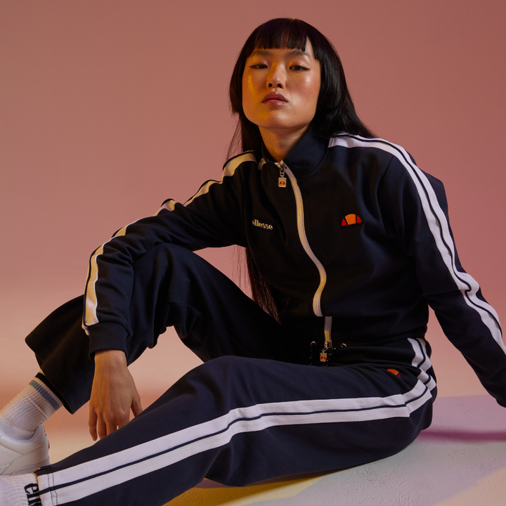 ProGymwear_'s tweet photo. Stay bold and motivated, no matter where you train! Ellesse Gymwear has got your back! 💪

Available now: https://t.co/mi1GXRzu7k

#progywmwear #gym #workout #health #running #training #gymwear #fashion #clothing #ellesse #BeBold #ellesseuk #activewear #gymtime #EllesseGym https://t.co/tL9QqSFuQK