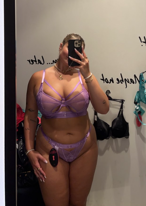 ChubbyLauraX's tweet photo. Who want me https://t.co/Fp4uqsMUeY