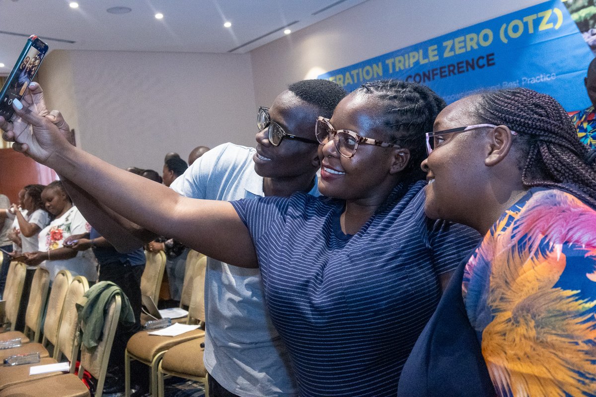 Ciheb_Kenya's tweet photo. Selfie time, as we celebrate our #zeroes.
#Zeromissedappointment
#Zeromisseddrugs
#Zeroviralload https://t.co/WBvVt3LEJX