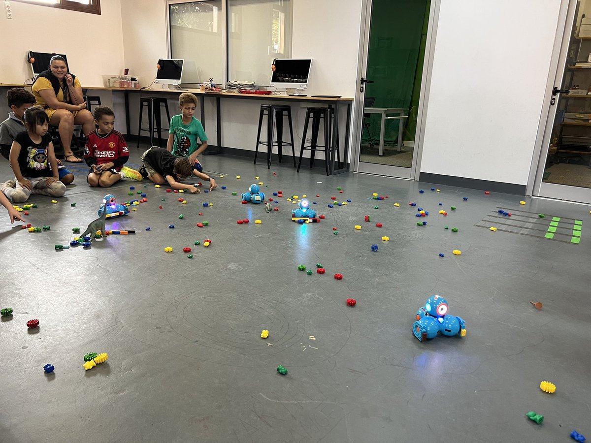 Carlos Villalobos (@cevillawolf) on Twitter photo Welcome back to the #aismSTEMLab G3 & G4 students collaboratively navigating dash #aismlearns Welcome back to the #aismSTEMLab G3 & G4 students collaboratively navigating dash #aismlearns