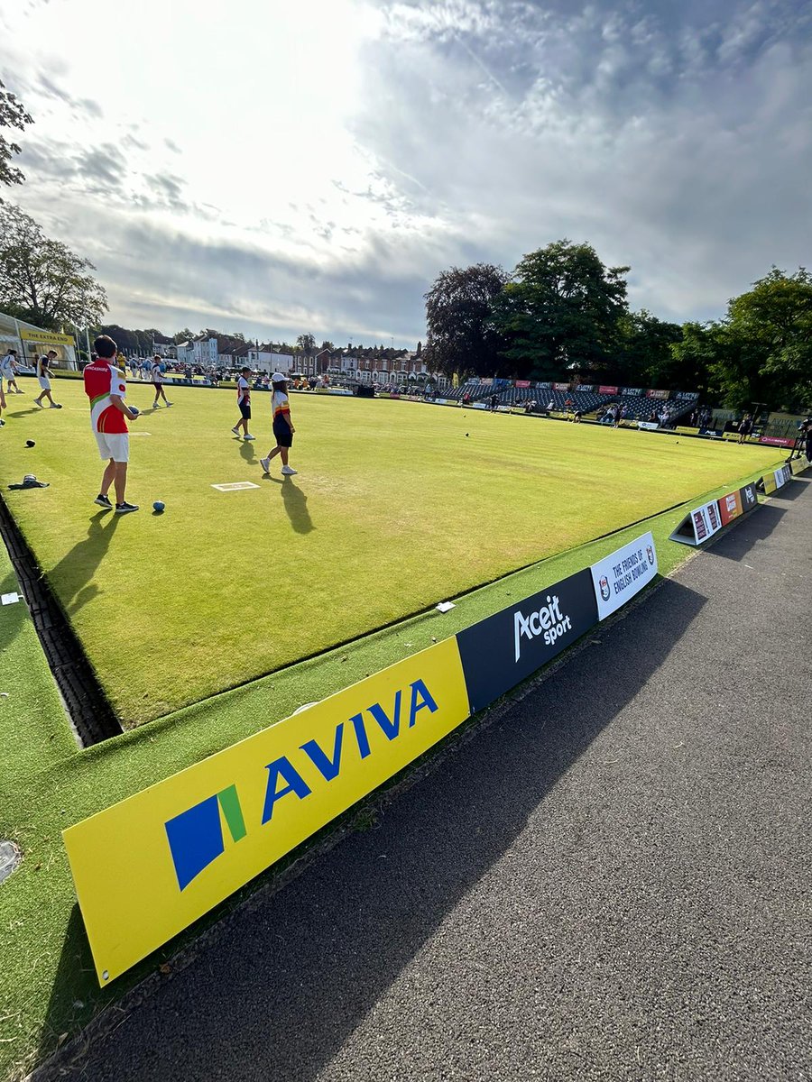 BowlsEngland's tweet photo. 🚨We're live!

Our first game of Day 15 on our live stream is Lewis Rimmer (Heaton Hall BC, Lancashire) up against George Hopper (Newdigate BC, Surrey) for a place in the Men's Junior Singles Semi-Final👀🎥 

Tune in now🔽
https://t.co/qCoc9d2yOg

#AvivaNationalFinals https://t.co/FPhkVJSZMj