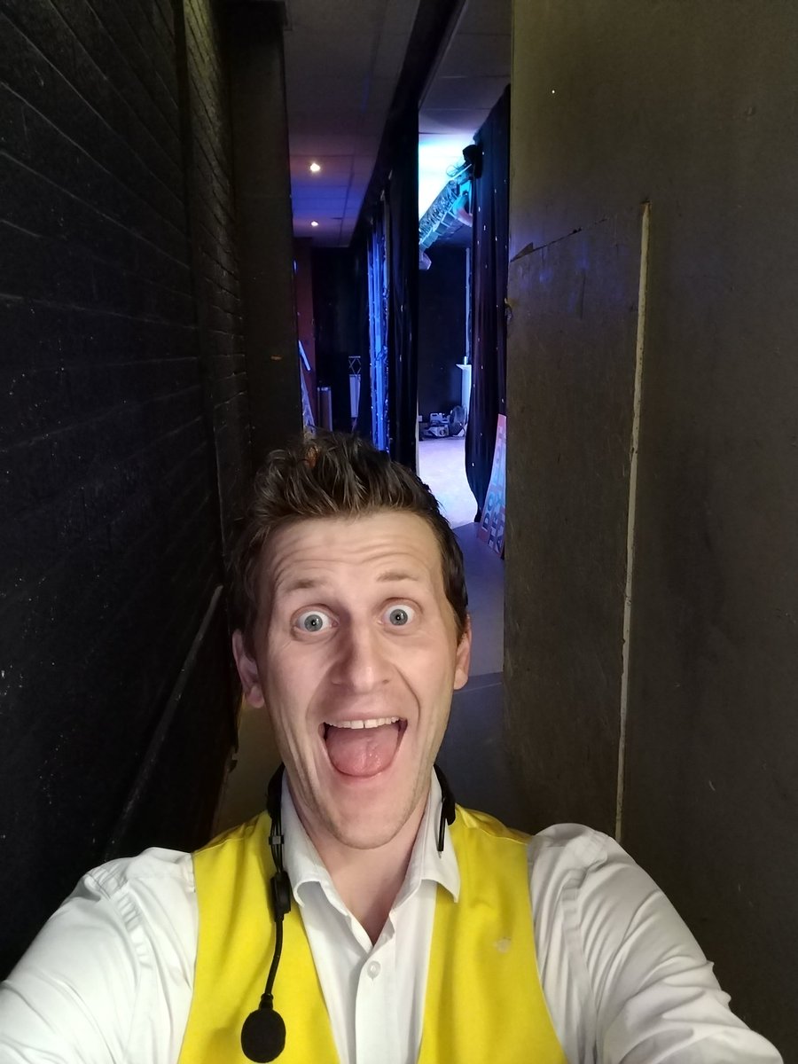 Showtime!
2 days up in #scarborough at
#bluedolphin and #primrosevalley
Showtime tonight at 8pm
#Summerholidays #fun #MasterOfMayhem