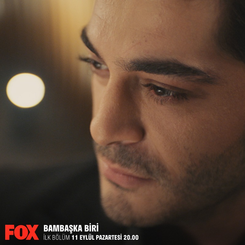 nowtvturkiye's tweet photo. Merakla beklenen yeni dizimiz #BambaşkaBiri'nin nefes kesen ilk tanıtımı yayınlandı! 🤩 İlk bölüm 11 Eylül Pazartesi FOX'ta. Haberin devamı için tıkla. @bambaskabiritv