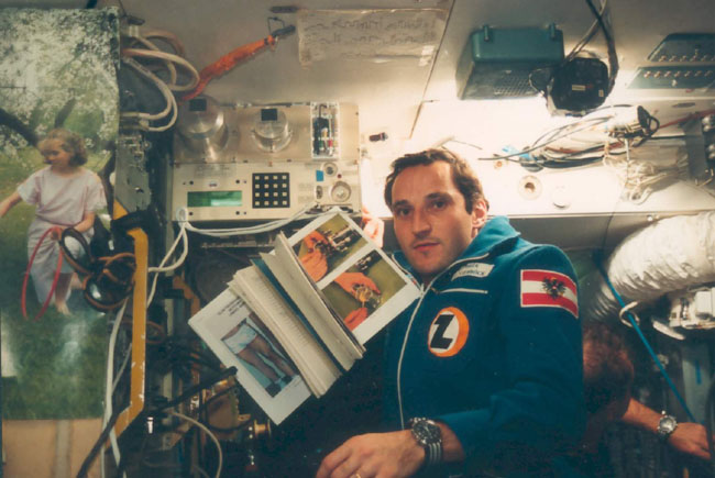 #HappyBirthday to Franz Viehböck 🇦🇹 (24 August)! Franz was the 1st Austrian citizen in space in October 1991 #Austromir-91 #Austronaut @esaspaceflight @AustriaSpace @ASE_Astronauts 👉en.franzviehboeck.com