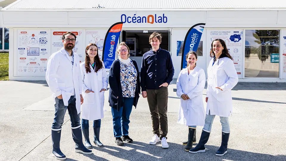 julien_loche's tweet photo. Visite de l’#océanolab de l’@Oceanopolis_ (labo
@LemarLab)
expériences avec les Huîtres plates ou Bélons en faisant varier différents paramètres en lien avec #climatechange
Chercheurs au top!
#MerEduc2023 #CSTI #CAST
Cc @DavidGuillerme https://t.co/l8Xq1EtrT3