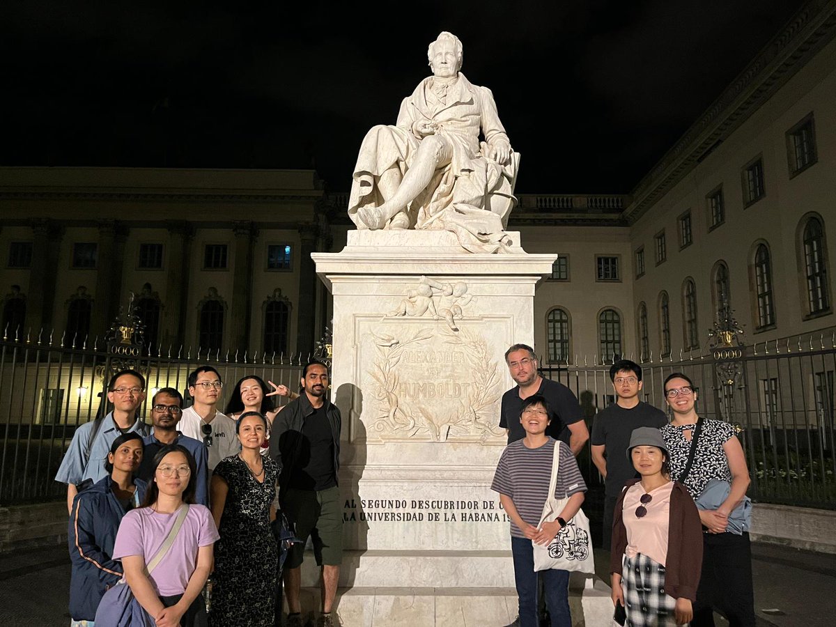 _renatacferrari's tweet photo. More #AvHstudytour! Lübeck tour, more Matjes Fischbrötchen which I love, concert in Berlin and photo with Humboldt statue, and visit to the Berliner Tafel with a reception by the founder Sabine Werth herself - the Tafel was one of my favorite so far! #Humboldtian https://t.co/DNFcdoLHBm