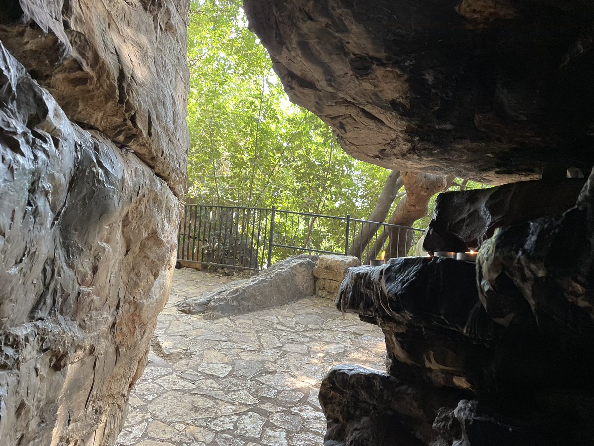 This is the cave where Rabbi Shimon bar Yohai and his son Rabbi Elazar hid out from Roman occupation forces for a dozen years. It was in this small cave that the legendary prophet Eliyahu taught them our #Torah’s deepest #secrets.
#KnowYourStory #HonorYourHeroes #ZealotTorah ❤️‍🔥